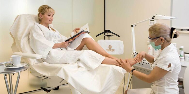 How to treat fungal disease on your feet