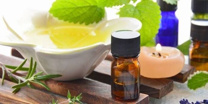treatment of nail fungus with oils